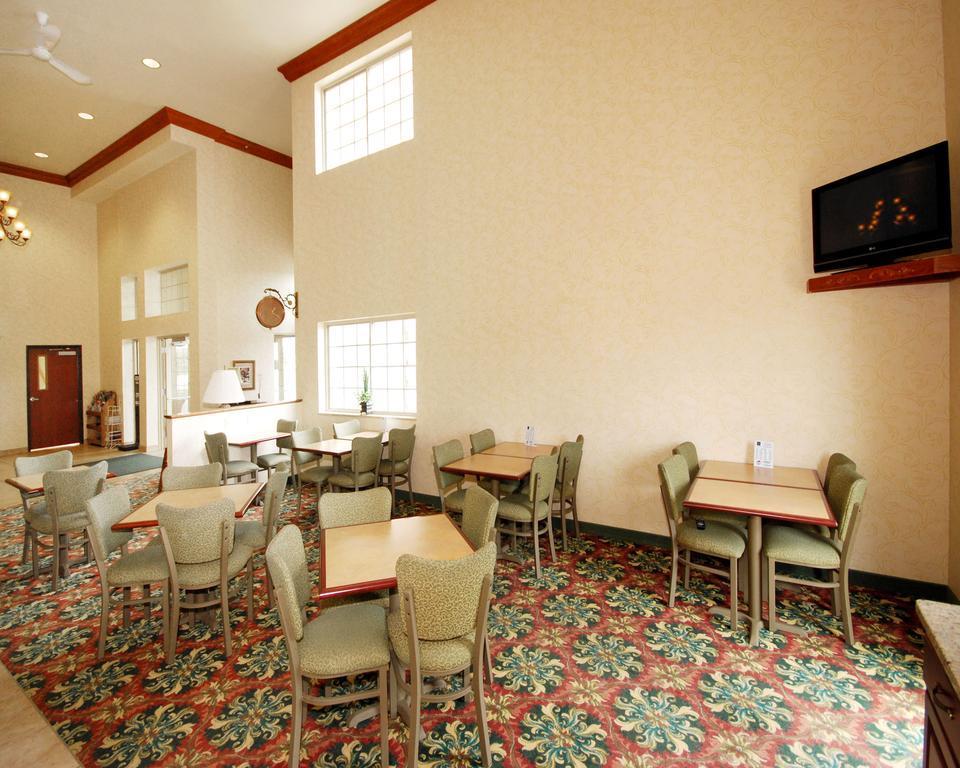 Comfort Suites At Par 4 Resort Waupaca Экстерьер фото