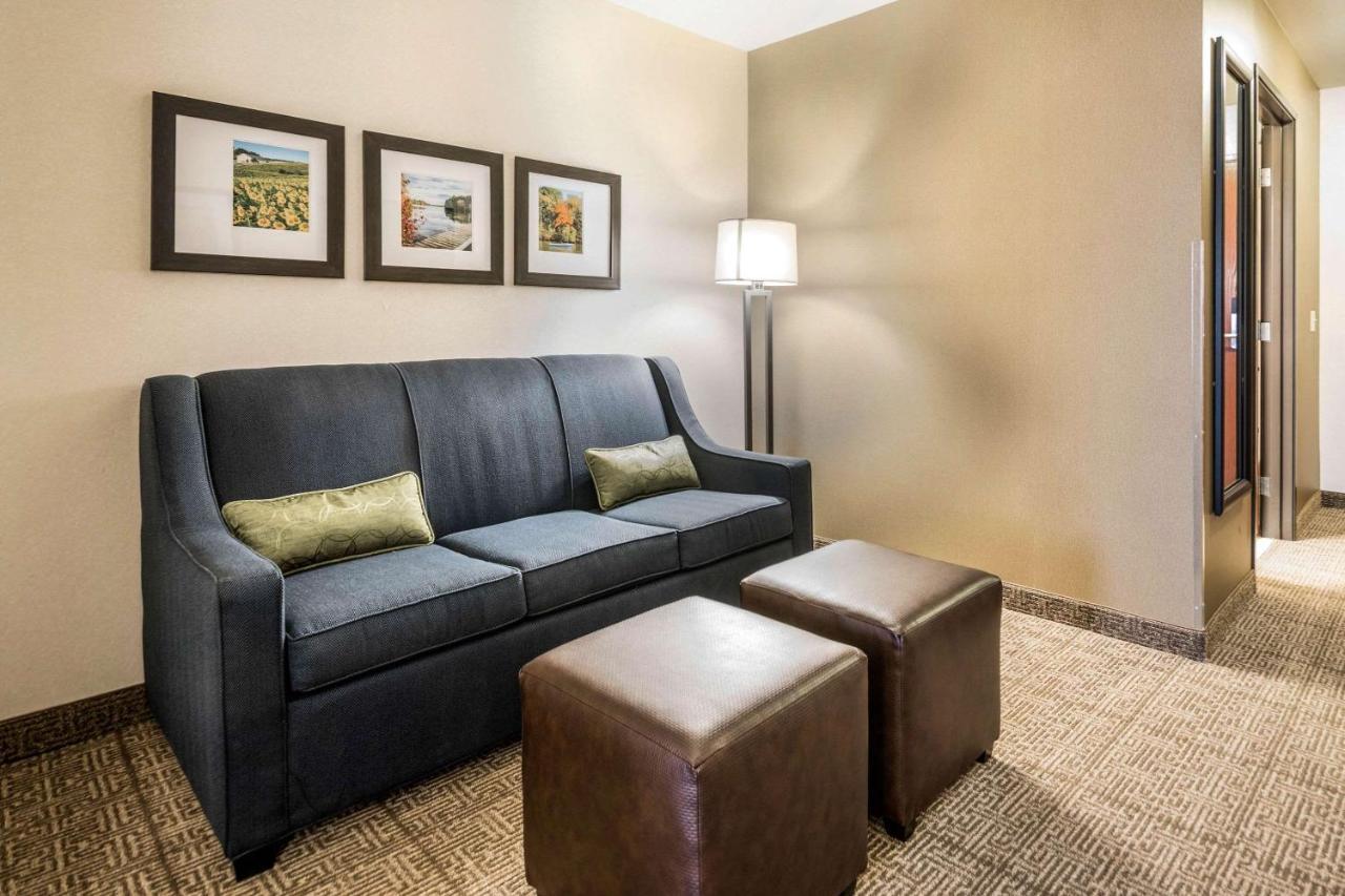 Comfort Suites At Par 4 Resort Waupaca Экстерьер фото